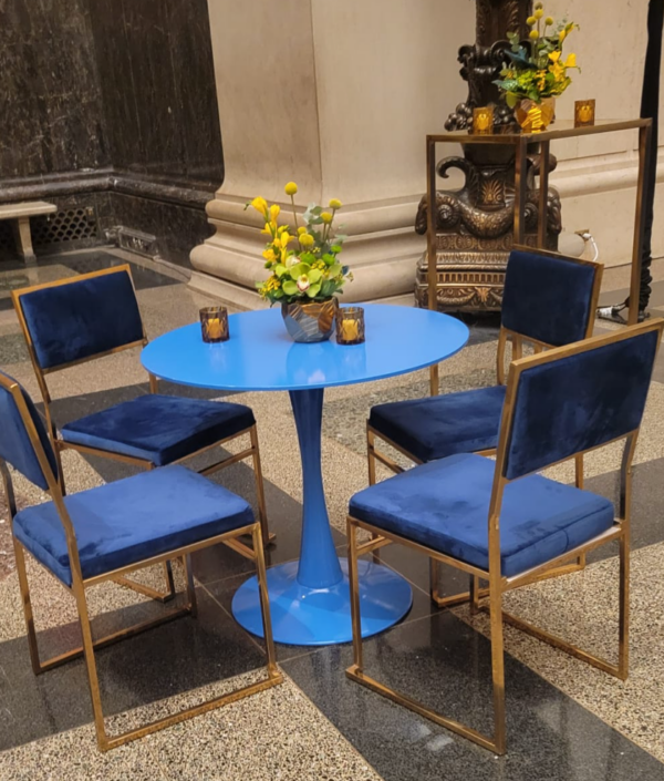 Yoyoma chair - Gold frame with navy blue pads