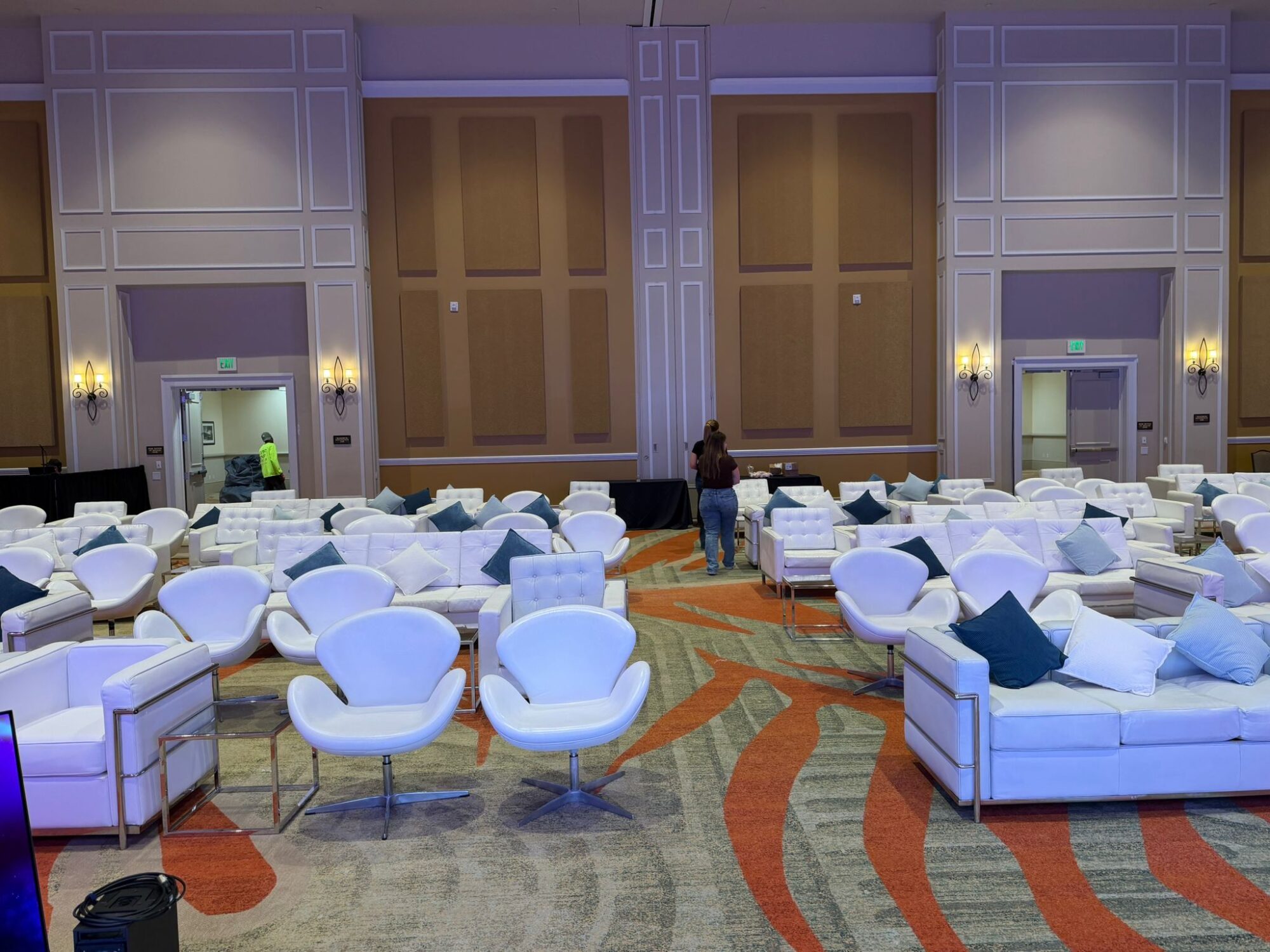 Casting sofa - White rental - Bubble Design Rentals