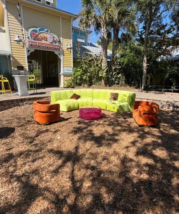 Moshi coffee table – Magenta