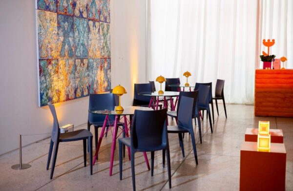 WhatsApp Image 2025-12-17 at 2.36.28 PM (17) Bella chair - Black