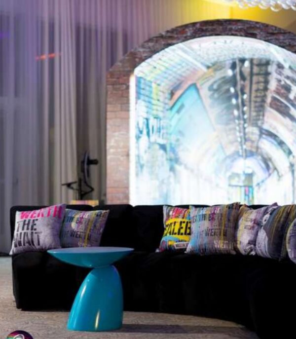 Lens coffee table - Aqua blue