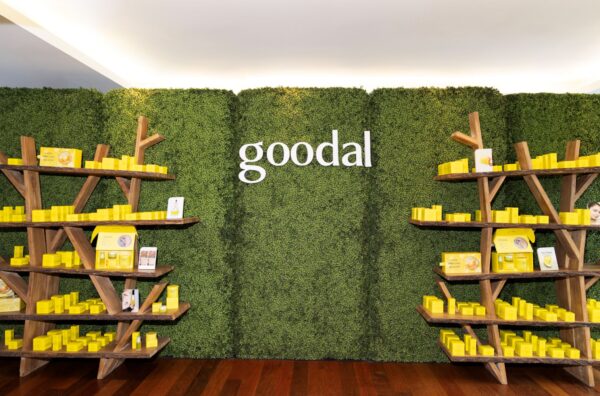 Bark back bar shelves - Oak