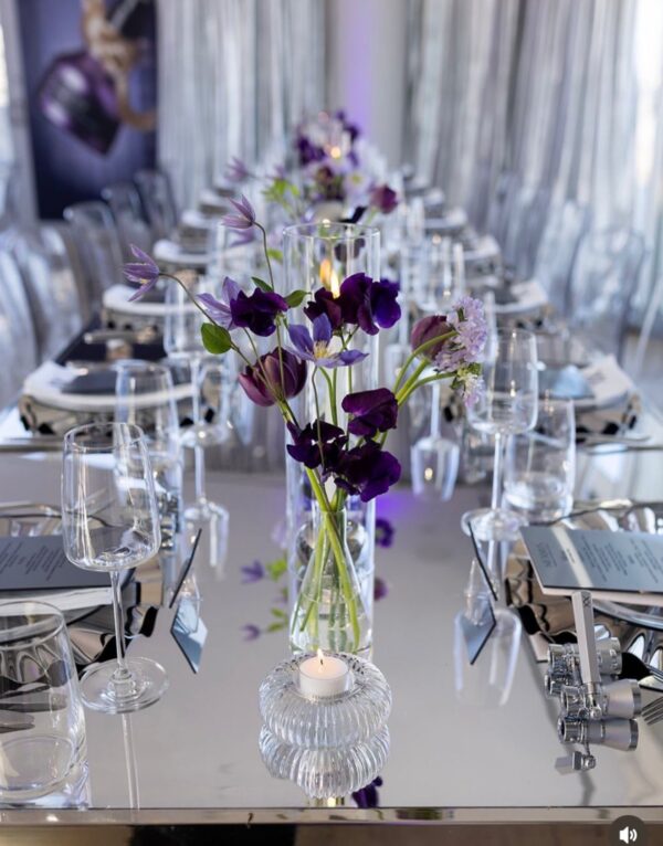 Mirage dining table - Silver