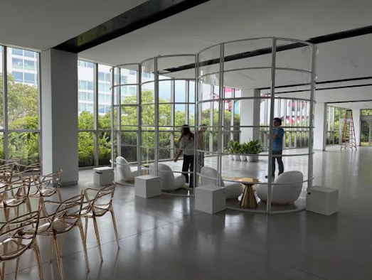 Wind wall divider